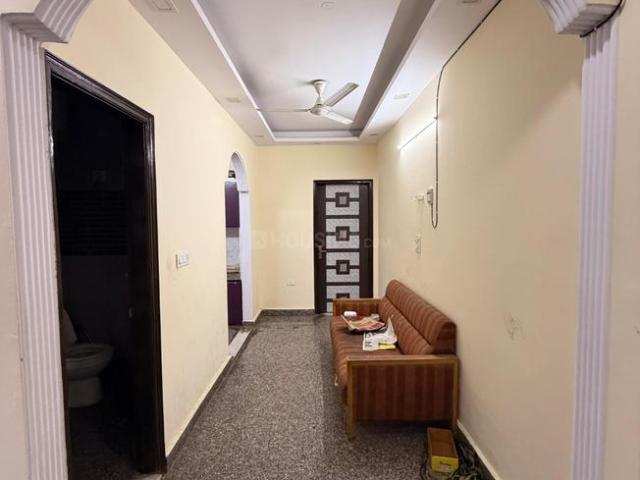1 BHK Independent Builder Floor in Govindpuri for rent New Delhi. The reference number is 20431326