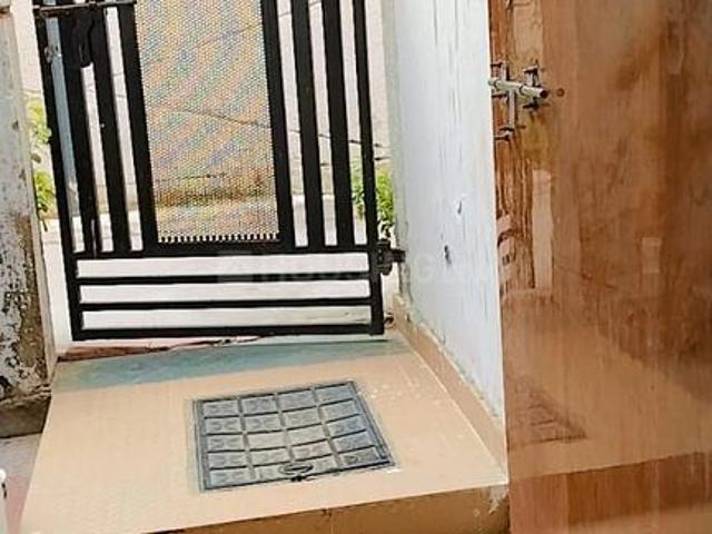 1 BHK Independent Builder Floor in Hansol for resale Ahmedabad. The reference number is 13480477