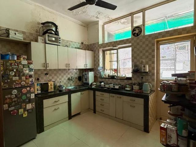 1 BHK Independent Builder Floor in Kalkaji for rent New Delhi. The reference number is 20756530