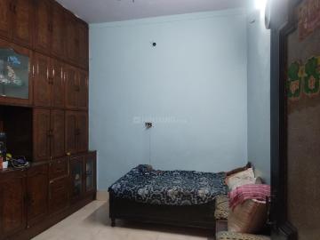 1 BHK Independent Builder Floor in Krishna Nagar for rent New Delhi. The reference number is 20517451