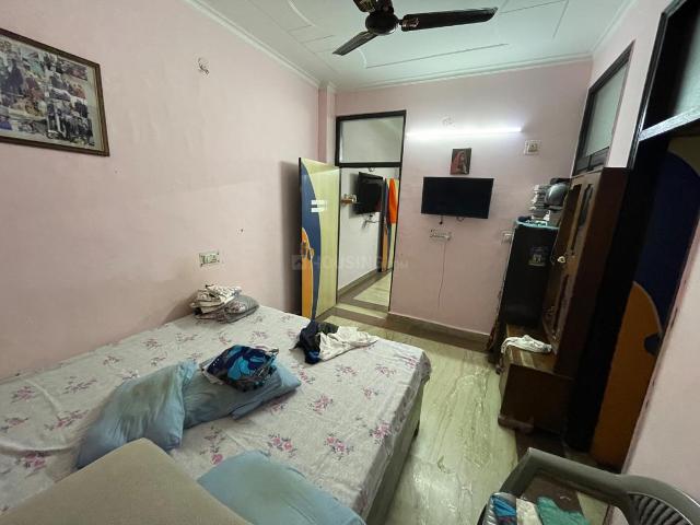 1 BHK Independent Builder Floor in Krishna Nagar for resale New Delhi. The reference number is 20566276
