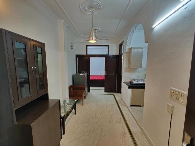 1 BHK Independent Builder Floor in Lajpat Nagar for rent New Delhi. The reference number is 18999921
