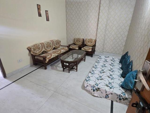 1 BHK Independent Builder Floor in Lajpat Nagar for rent New Delhi. The reference number is 19745912