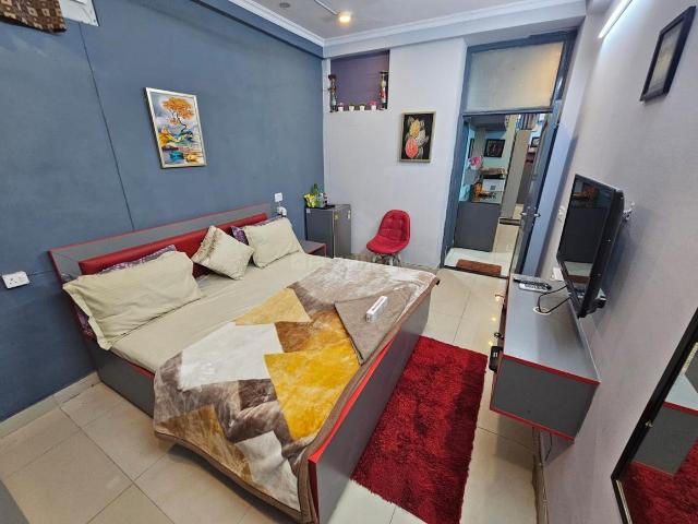 1 BHK Independent Builder Floor in Lajpat Nagar for rent New Delhi. The reference number is 19197554