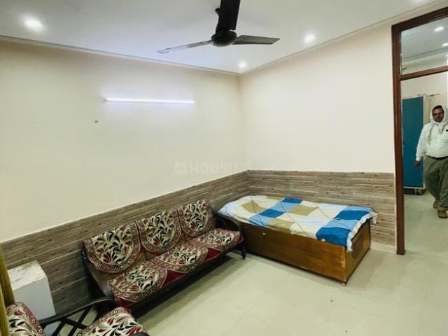 1 BHK Independent Builder Floor in Lajpat Nagar for rent New Delhi. The reference number is 20377002