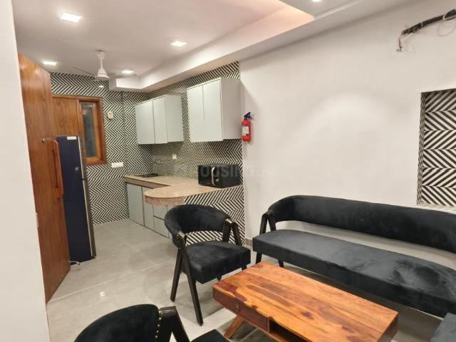 1 BHK Independent Builder Floor in Lajpat Nagar for rent New Delhi. The reference number is 21111980