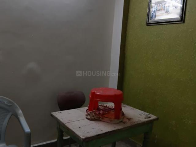 1 BHK Independent Builder Floor in Laxmi Nagar for rent New Delhi. The reference number is 18444332