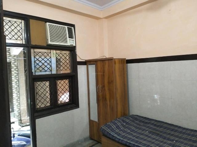 1 BHK Independent Builder Floor in Laxmi Nagar for rent New Delhi. The reference number is 18445087