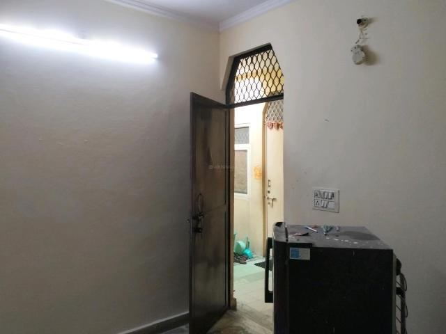 1 BHK Independent Builder Floor in Laxmi Nagar for rent New Delhi. The reference number is 18527734