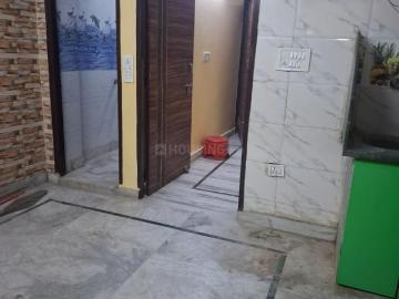 1 BHK Independent Builder Floor in Laxmi Nagar for rent New Delhi. The reference number is 20099318