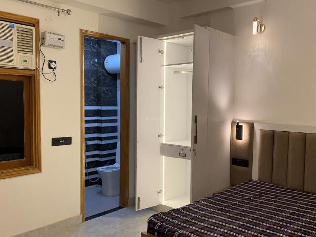 1 BHK Independent Builder Floor in Palam Vihar Extension for rent Gurgaon. The reference number is 20394145