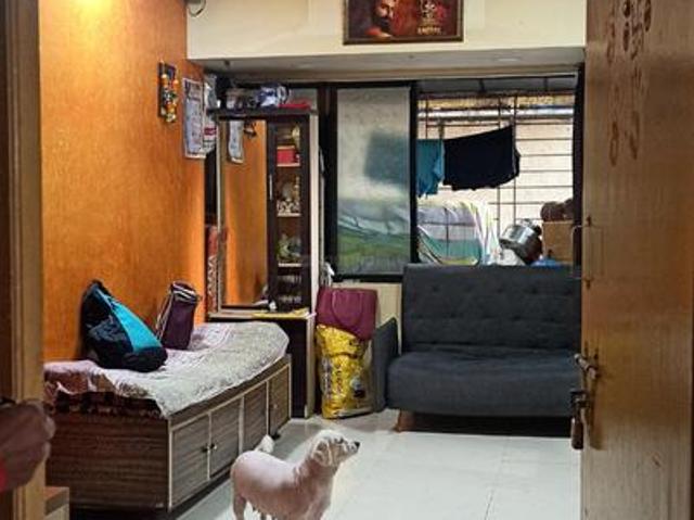 1 BHK Independent Builder Floor in Parel for resale Mumbai. The reference number is 10263357