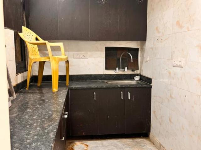 1 BHK Independent Builder Floor in Patel Nagar for rent New Delhi. The reference number is 11582486