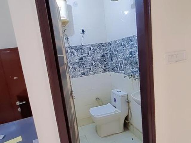 1 BHK Independent Builder Floor in Patel Nagar for rent New Delhi. The reference number is 20332675