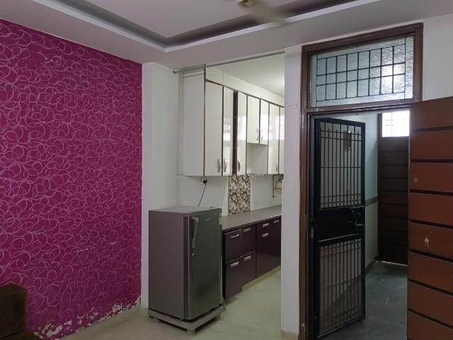 1 BHK Independent Builder Floor in Pitampura for rent New Delhi. The reference number is 18113024
