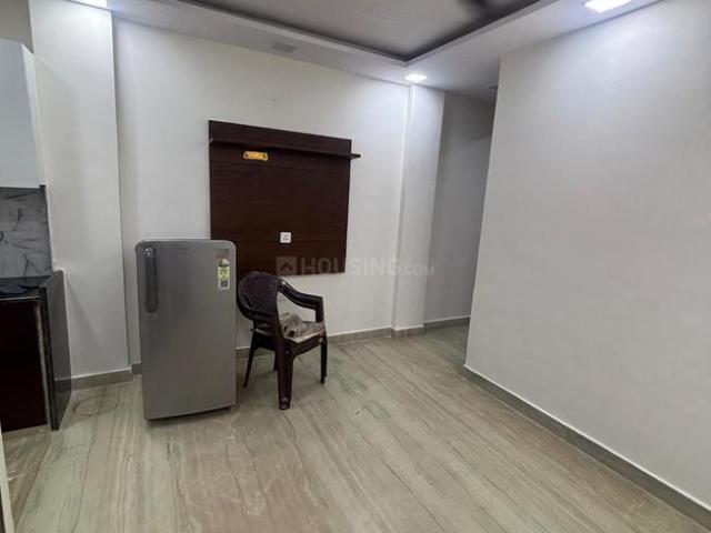 1 BHK Independent Builder Floor in Pitampura for rent New Delhi. The reference number is 20053368