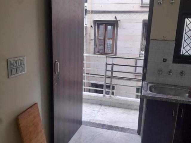1 BHK Independent Builder Floor in Preet Vihar for rent New Delhi. The reference number is 10336214