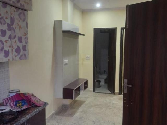 1 BHK Independent Builder Floor in Preet Vihar for rent New Delhi. The reference number is 10822404
