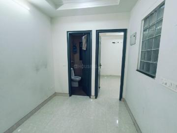 1 BHK Independent Builder Floor in Preet Vihar for rent New Delhi. The reference number is 20551566