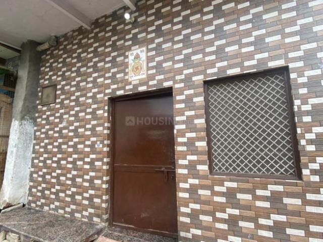 1 BHK Independent Builder Floor in Raman Reiti for rent Vrindavan. The reference number is 17779762