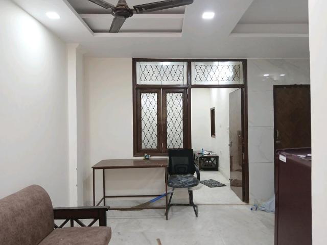 1 BHK Independent Builder Floor in Ramesh Nagar for rent New Delhi. The reference number is 15355552