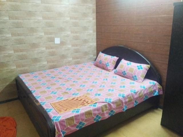 1 BHK Independent Builder Floor in Ramesh Nagar for rent New Delhi. The reference number is 17879773