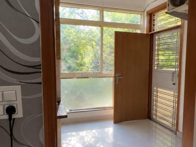 1 BHK Independent Builder Floor in Ramesh Nagar for rent New Delhi. The reference number is 21160139