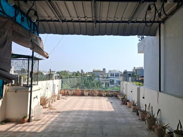 1 BHK Independent Builder Floor in Ramesh Nagar for rent New Delhi. The reference number is 21264395