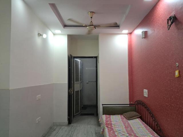 1 BHK Independent Builder Floor in Ramesh Nagar for rent New Delhi. The reference number is 21265116