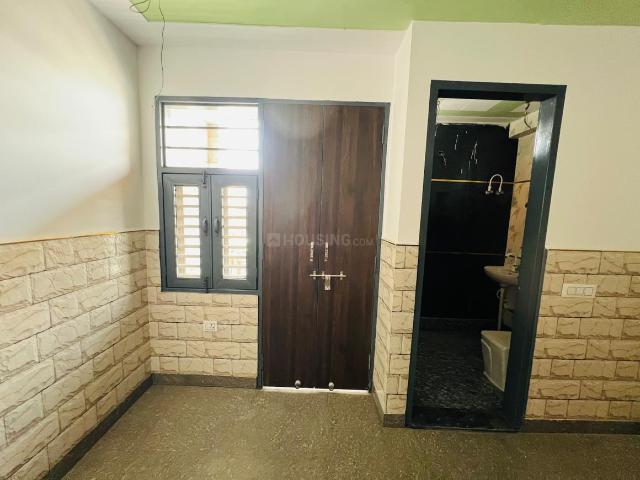 1 BHK Independent Builder Floor in Razapur Khurd for rent New Delhi. The reference number is 20104940