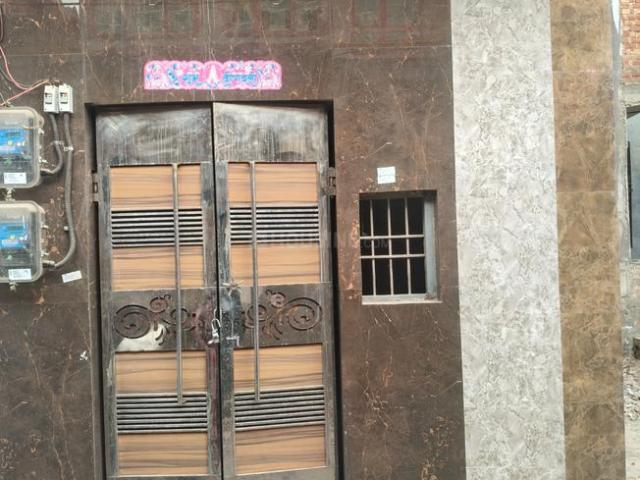 1 BHK Independent Builder Floor in Sultanpuri for rent New Delhi. The reference number is 20298812