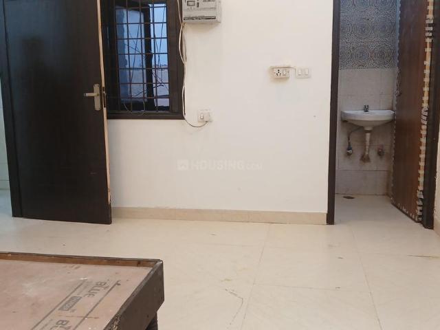 1 BHK Independent Builder Floor in Safdarjung Enclave for rent New Delhi. The reference number is 18727927