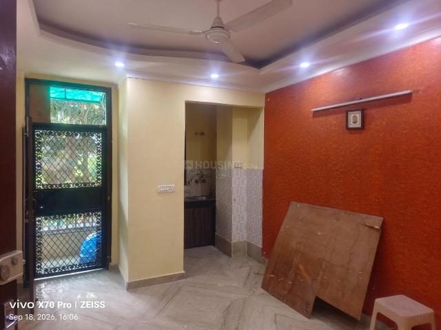 1 BHK Independent Builder Floor in Sant Nagar for rent New Delhi. The reference number is 21142455