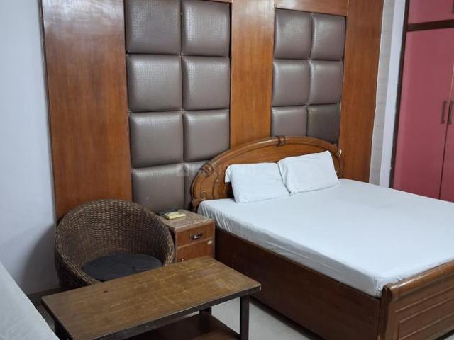 1 BHK Independent Builder Floor in Sarita Vihar for rent New Delhi. The reference number is 19556124