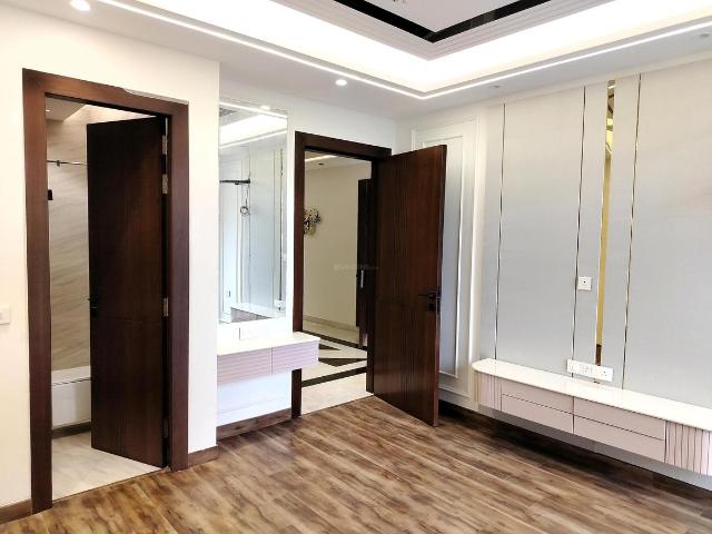 1 BHK Independent Builder Floor in Sector 57 for rent Gurgaon. The reference number is 18045274