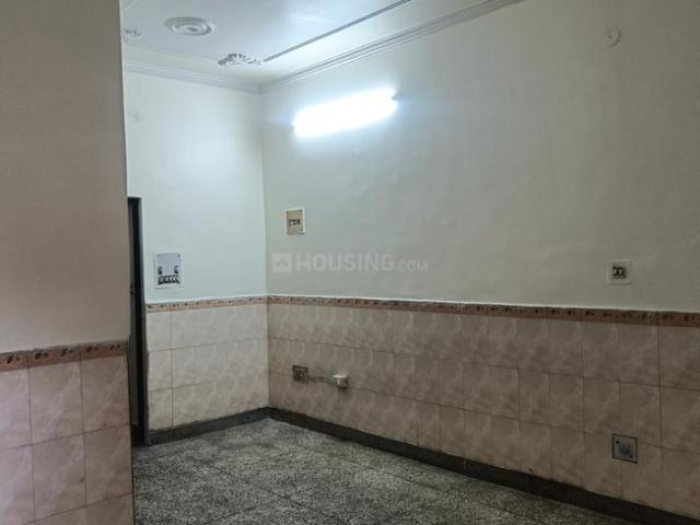 1 BHK Independent Builder Floor in Sector 6 Rohini for rent New Delhi. The reference number is 12819153