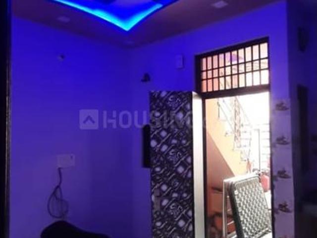 1 BHK Independent Builder Floor in Sector 6 Rohini for rent New Delhi. The reference number is 21010191