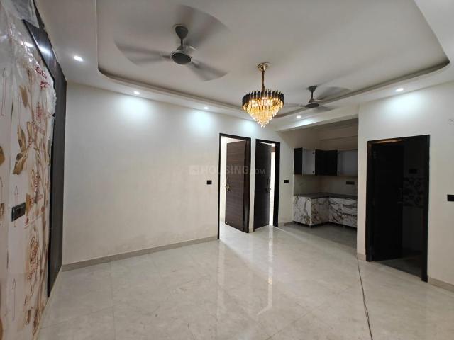 2 BHK Apartment in Sector 73 for resale Noida. The reference number is 20596106