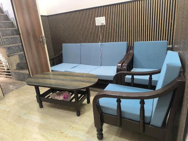 1 BHK Independent Builder Floor in Sector 7 Rohini for rent New Delhi. The reference number is 20215406