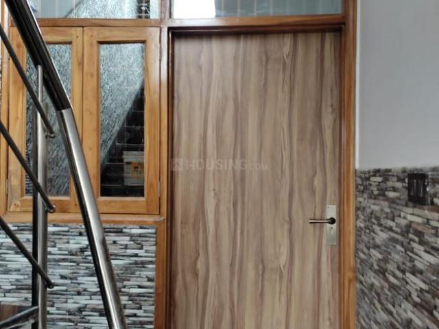 1 BHK Independent Builder Floor in Sector 8 Rohini for rent New Delhi. The reference number is 20421899