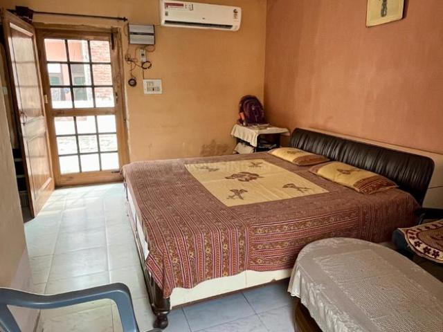 1 BHK Independent Builder Floor in Sector 9 for rent Karnal. The reference number is 20692871