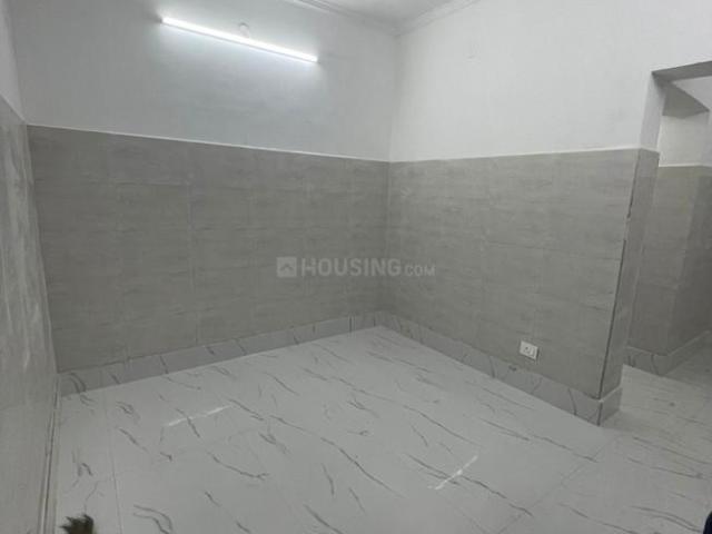 1 BHK Independent Builder Floor in Sector 19 for rent Noida. The reference number is 18143286