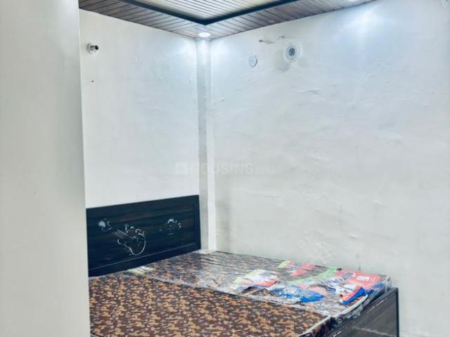 1 BHK Independent Builder Floor in Sector 3 Rohini for rent New Delhi. The reference number is 20638501