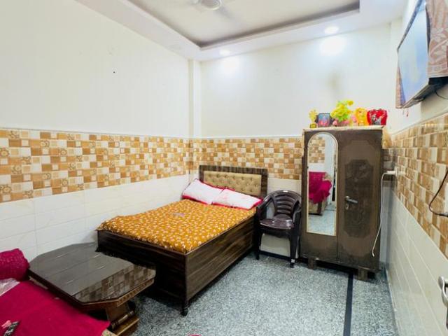 1 BHK Independent Builder Floor in Shakurpur for resale New Delhi. The reference number is 20844216