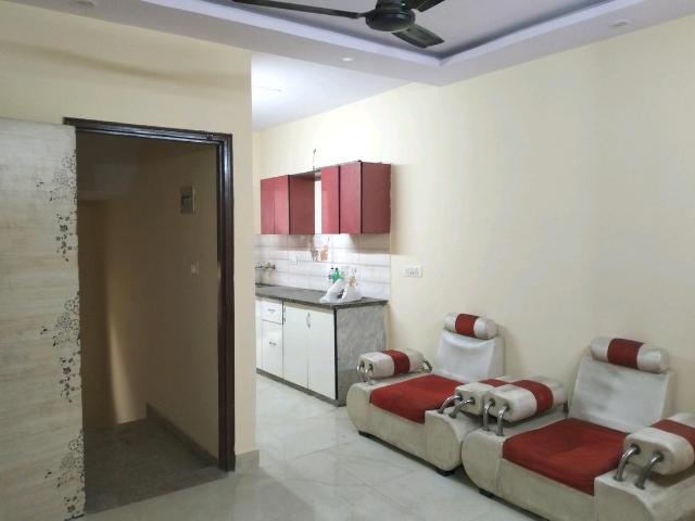 1 BHK Independent Builder Floor in Shalimar Bagh for rent New Delhi. The reference number is 19147025