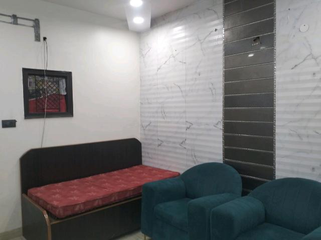 1 BHK Independent Builder Floor in Shalimar Bagh for rent New Delhi. The reference number is 19147142