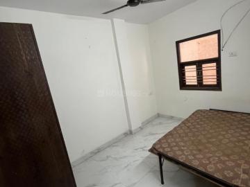 1 BHK Independent Builder Floor in Shalimar Bagh for rent New Delhi. The reference number is 19636605