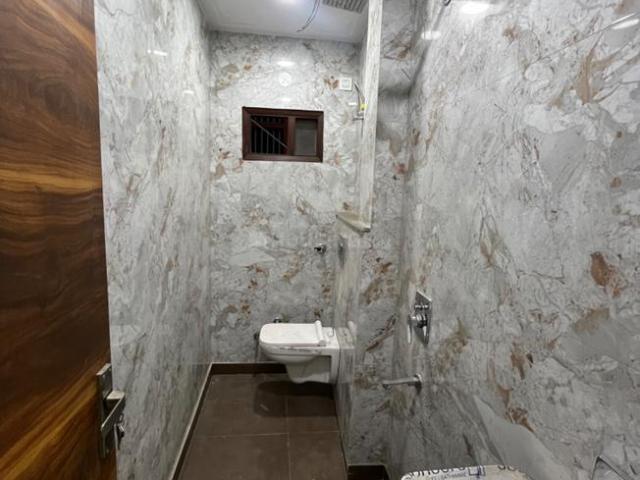 1 BHK Independent Builder Floor in Shalimar Bagh for rent New Delhi. The reference number is 19643674