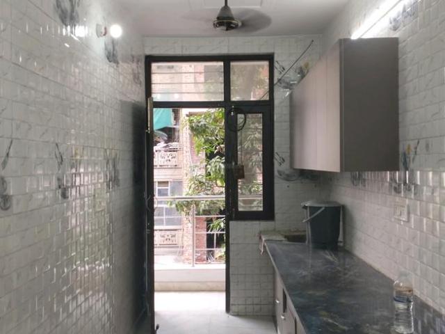 1 BHK Independent Builder Floor in Shalimar Bagh for rent New Delhi. The reference number is 20119347