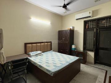 1 BHK Independent Builder Floor in Shalimar Bagh for rent New Delhi. The reference number is 20127957